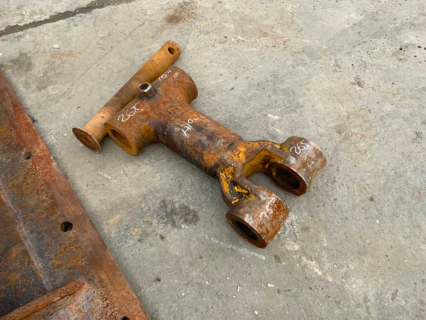 BUCKET LINKAGE ATTACHMENT.....65mm PINS ...13t 255117893