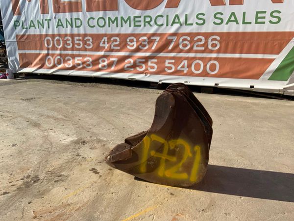 18" SCOOP BUCKET.....60mm PINS.......1721 255469689