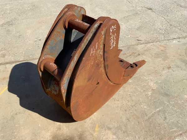 14" SCOOP BUCKET.......60mm PINS........1724. 255508715