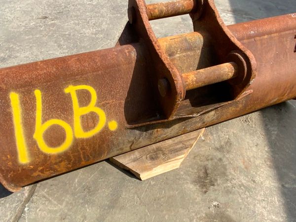 84" TIGHE GRADING BUCKET...80mm PINS......16B. 255765000