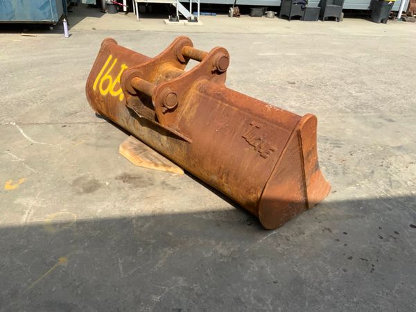 84" TIGHE GRADING BUCKET...80mm PINS......16B. 255765002