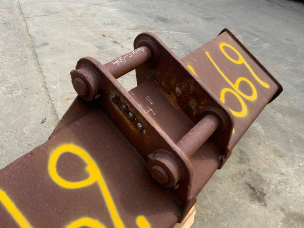 84" SCOTT GRADING BUCKET....80mm PINS....1669. 255776080
