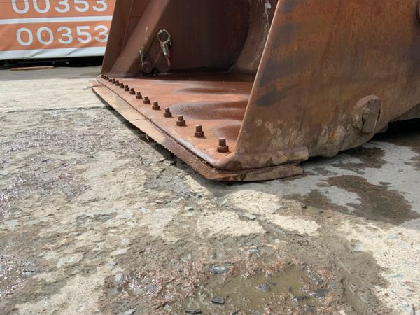 HI TIP shovel WHEELED LOADER BUCKET......1660. 256022763
