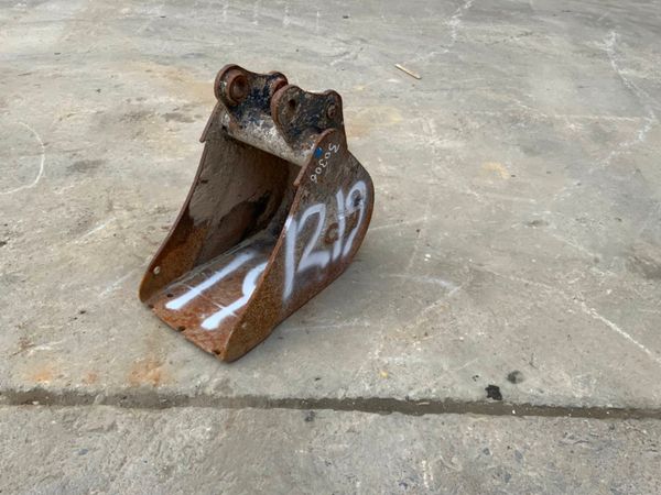 12" KEEN DIGGING BUCKET.....30mm PINS....1219/12 256438697