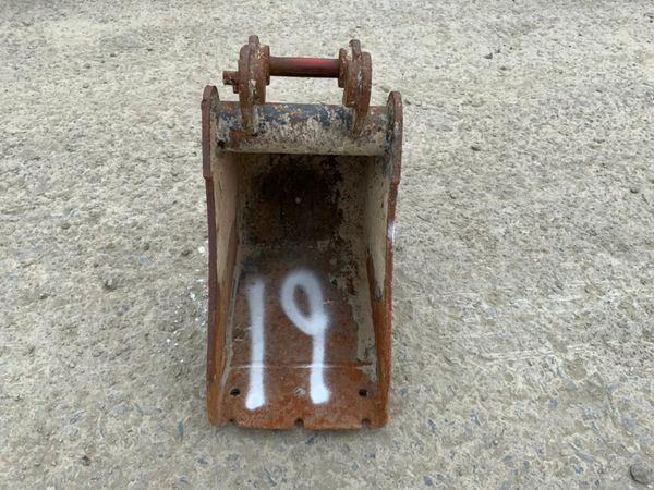 12" KEEN DIGGING BUCKET.....30mm PINS....1219/12 256438693