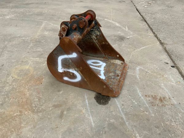 18" MINI DIGGER BUCKET.....30mm PINS......1220/5. 256430908