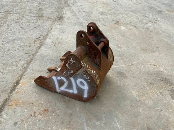 18" MINI DIGGER BUCKET.....30mm PINS......1219/6. 256433584