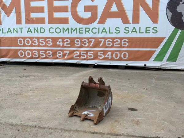 18" MINI DIGGER BUCKET.....30mm PINS......1219/6. 256433586