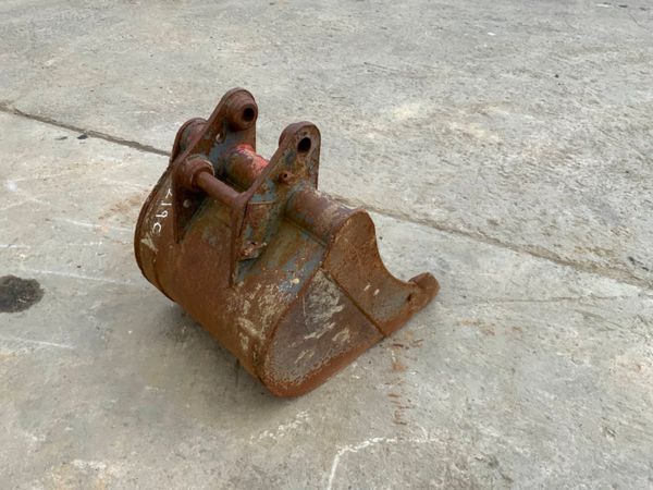 18" MINI DIGGER BUCKET.....30mm PINS......1219/6. 256433580