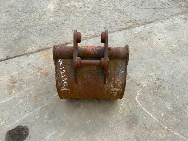18" MINI DIGGER BUCKET.....30mm PINS......1219/6. 256433582