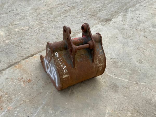 18" MINI DIGGER BUCKET.....30mm PINS......1219/6. 256433583