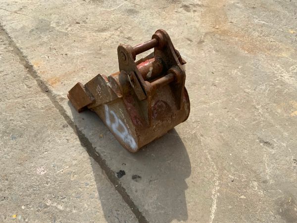 12" MINI DIGGER BUCKET.......30mm PINS.....1220/3 256449897