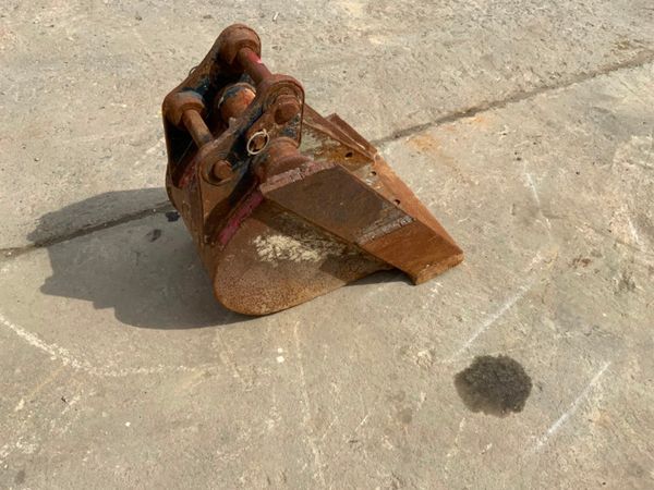 12" MINI DIGGER BUCKET.......30mm PINS.....1220/3 256449898