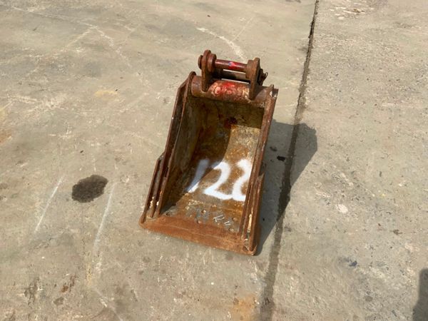 12" MINI DIGGER BUCKET.......30mm PINS.....1220/3 256449902