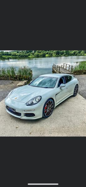 Stunning porsche panamera hybrid 256541828