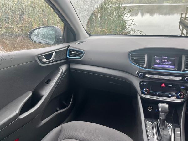 Hybrid Hyundai ioniq 256807752