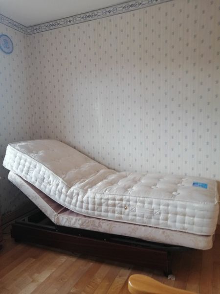 Craigslist adjustable outlet bed