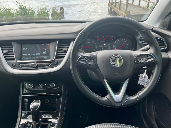 Showroom condition Opel grand land x automatic 257352378