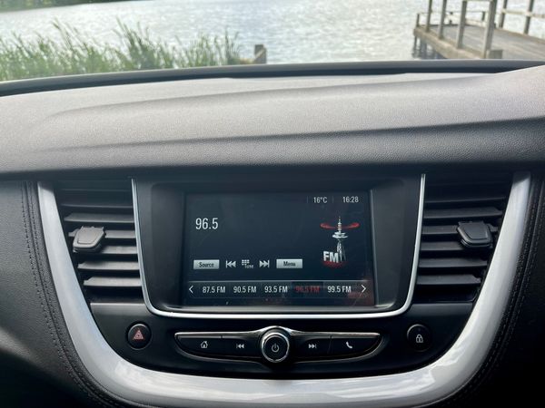 Showroom condition Opel grand land x automatic 257352379