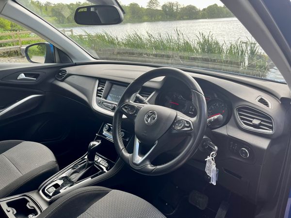 Showroom condition Opel grand land x automatic 257352373