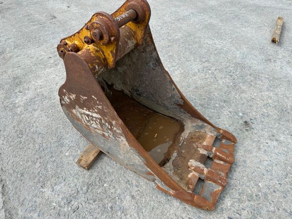 ** 24"... CAT ...BUCKET.... 45MM ..... 31 WA ** 258601564