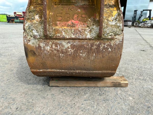 ** 24"... CAT ...BUCKET.... 45MM ..... 31 WA ** 258601568