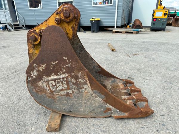 ** 24"... CAT ...BUCKET.... 45MM ..... 31 WA ** 258601573