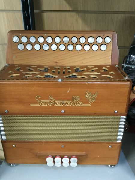 Saltarelle accordion store for sale