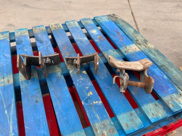 MINI DIGGER AUGER  ATTACHMENT BRACKETS. 259463656