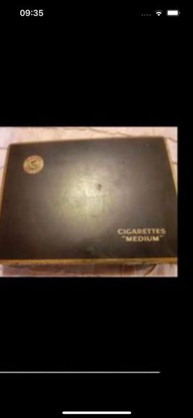 Vintage player navy cigarette tin