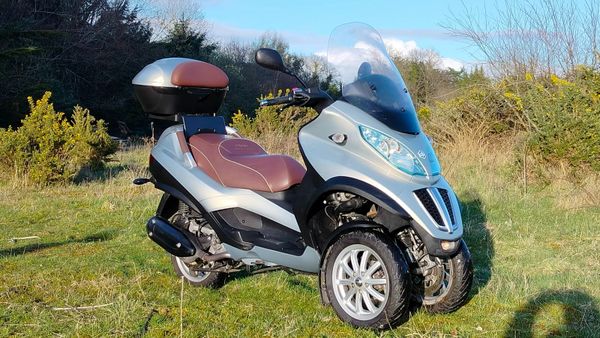 Piaggio Mp3 300cc for B category driving licence