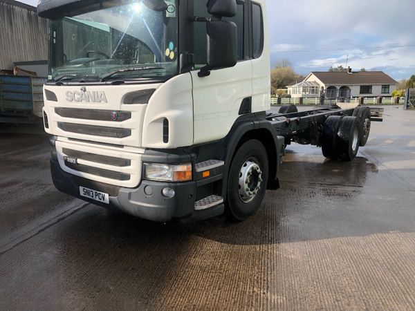 2013 Scania P280 6x2 26 ft chassis cab