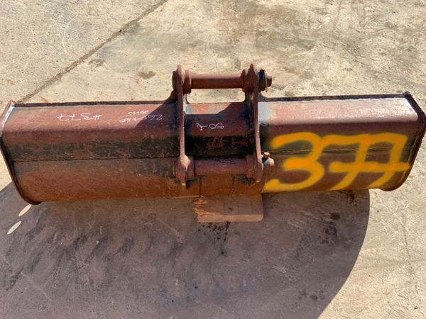 52" CAT GRADING BUCKET......50mm PINS.....377 253998918