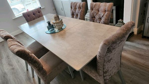 Extendible dining room table and 6 chairs for sale in Co. Dublin for
