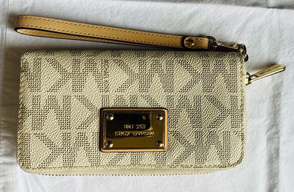 Michael kors outlet classic bag