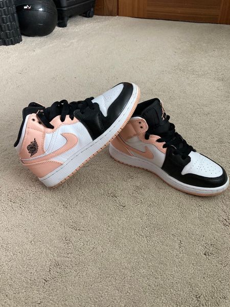 Aj1 crimson tint clearance gs