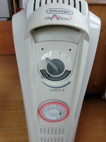 Delonghi electric heater for sale in Co. Meath for €10 on DoneDeal