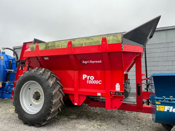 Demo and new rear discharge dung spreaders