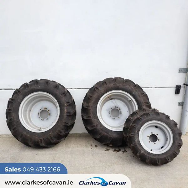 Tractor tyre sets