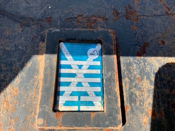 QUICK HITCH LIFTING ATTACHENT....130mm PINS. 261717873