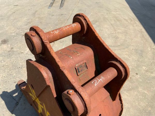 24" GEITH DIGGING BUCKET....80mm PINS.....#10OD 261816524