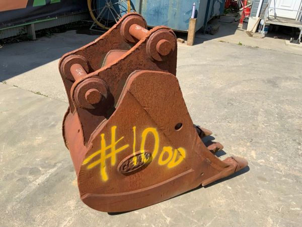 24" GEITH DIGGING BUCKET....80mm PINS.....#10OD 261816526