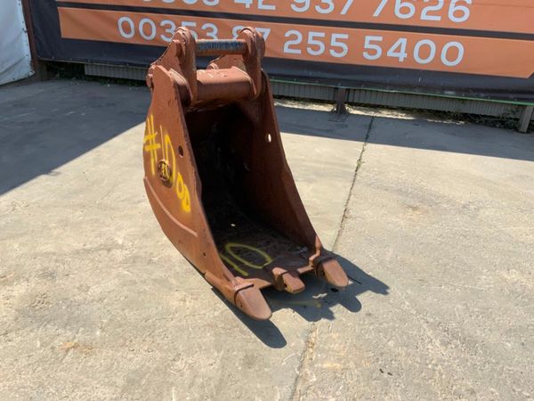 24" GEITH DIGGING BUCKET....80mm PINS.....#10OD 261816529