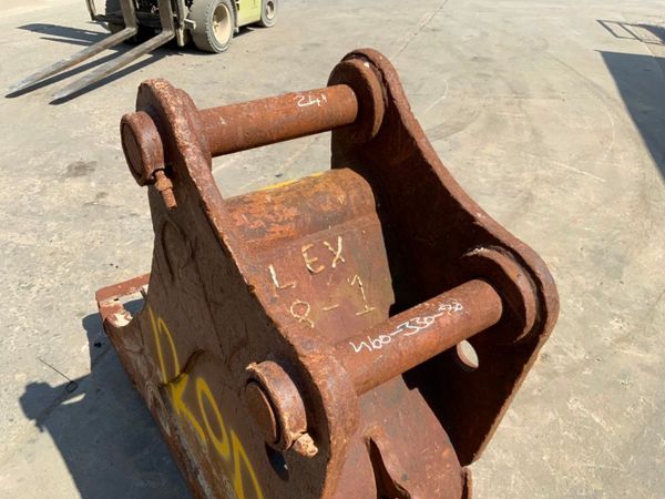 24" DIGGING BUCKET.....20 TON ....80mm.......#120D 261817035