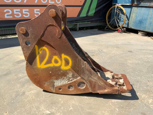 24" DIGGING BUCKET.....20 TON ....80mm.......#120D 261817037