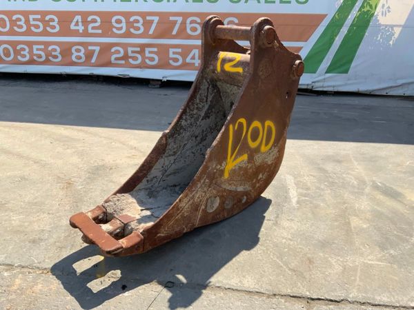 24" DIGGING BUCKET.....20 TON ....80mm.......#120D 261817040