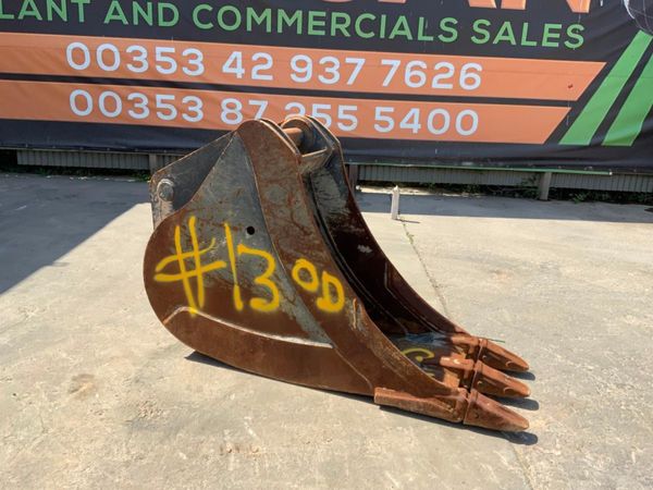 24" DIGGING BUCKET....20 TONNE...80mm PINS..130D 261818320