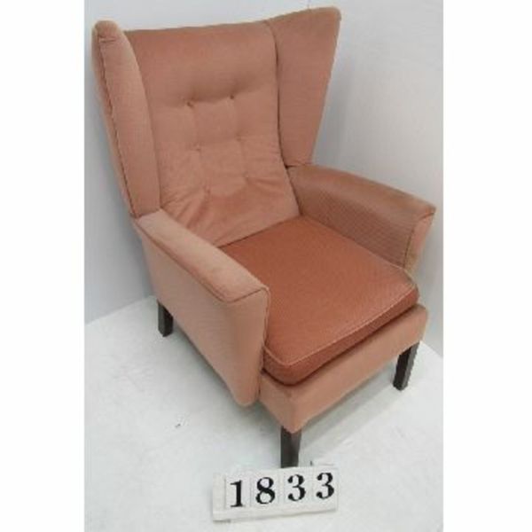 Second hand wing chair for online sale