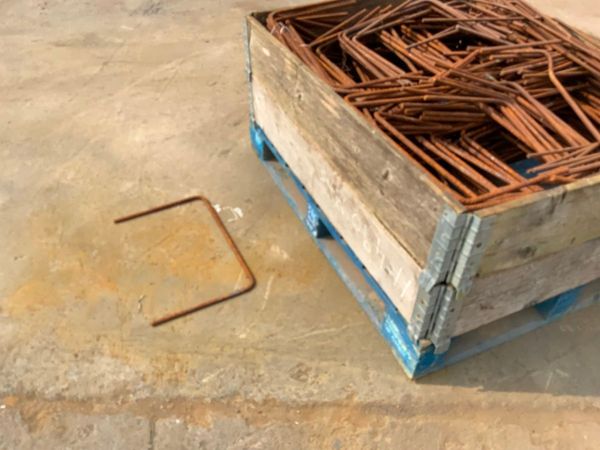 QUANTITY OF U SHAPE REINFORCE STEEL REBAR 262627388