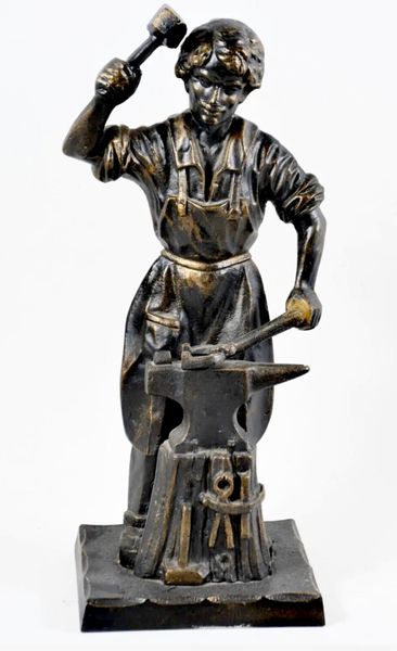 Large and heavy bronzed statue